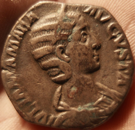 Women-On-Sesterctius