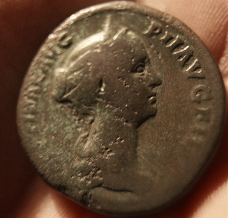 Women-On-Sesterctius