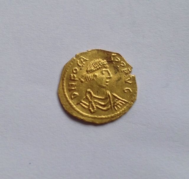 Gold-Byzantine-Coin-Apparently-'Unpublished'?