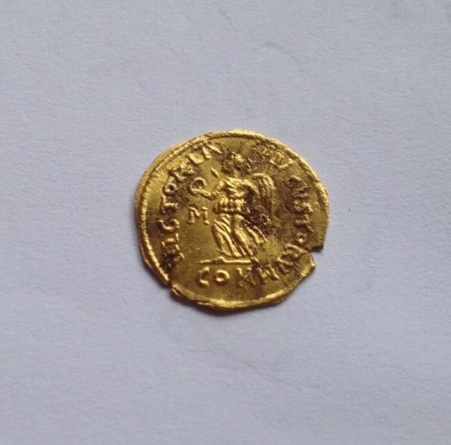 Gold-Byzantine-Coin-Apparently-'Unpublished'?