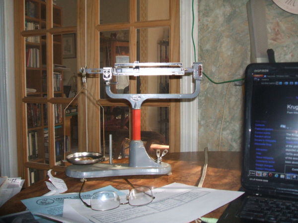 Weight-Tolerance-Of-A-Krugerrand-And-Scale