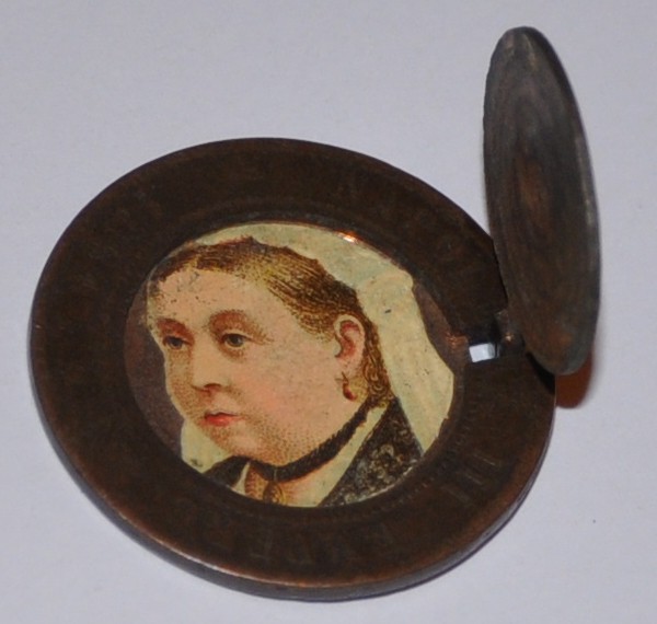 French-Coin-With-English-Queen-Inside