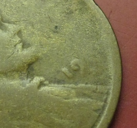 Lincoln-Penny-1909-S-Or-1910-S-Or-?--Any-Help-Here