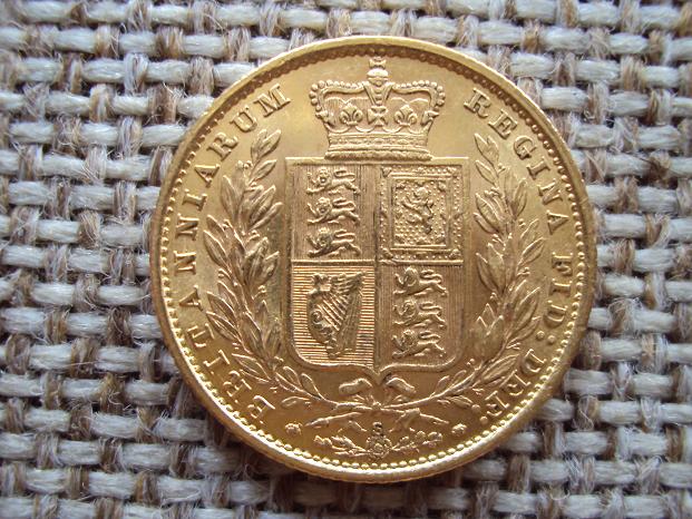 Queen-Victoria---Shield-Reverse