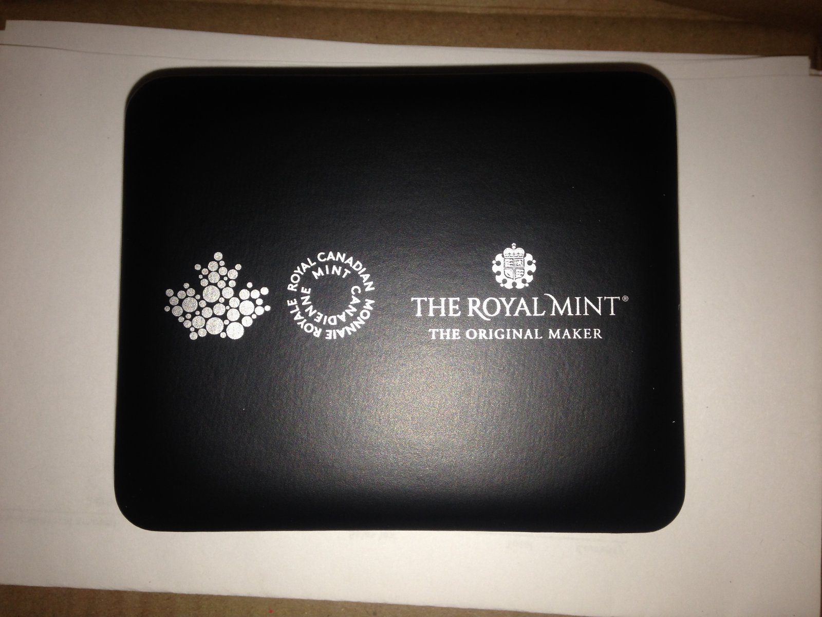 Platinum-Jubilee-Of-Her-Majesty-Queen-Elizabeth-II-Two-Coin-Set