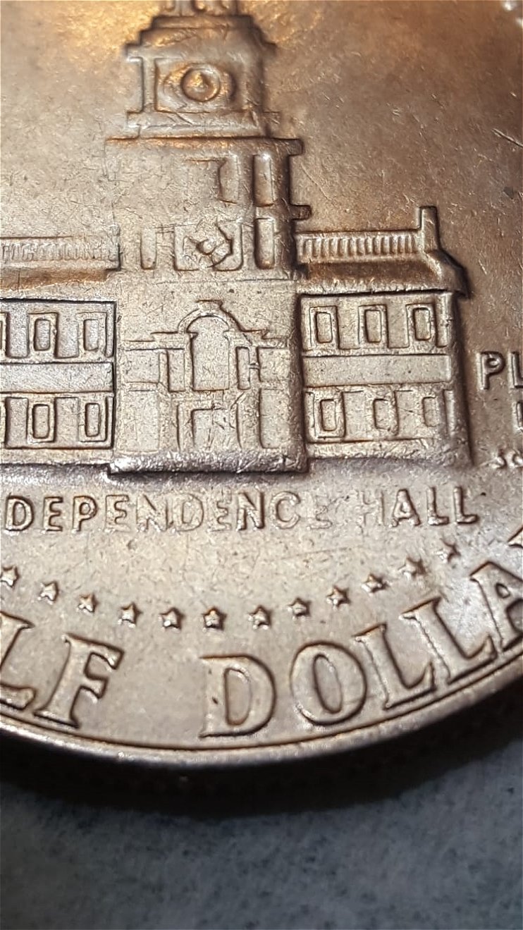 Bicentennial-D--Half-Dollar-With-Fades-Hall