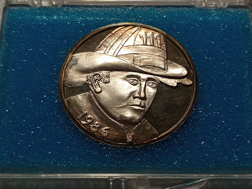 1986-America's-Unsung-Hero-The-Fireman-1-Oz-.999-Silver-Round