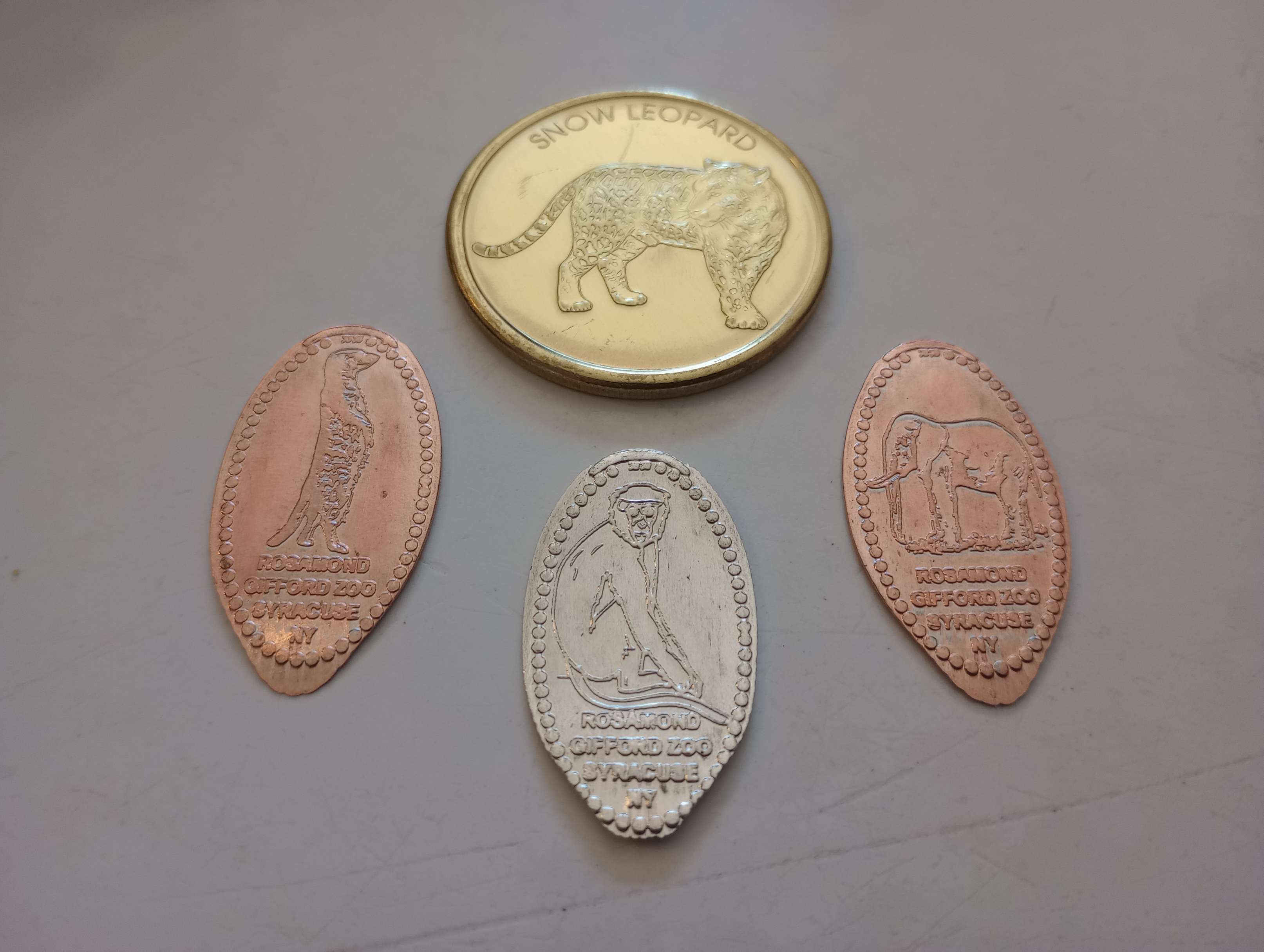 Rosamond-Gifford-Zoo-Penny-Machine-&-Medallion