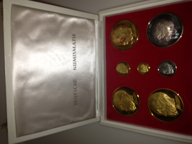 German-Fuhrer-Commemorative-Medals-Silver-And-Gold-Plated