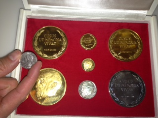 German-Fuhrer-Commemorative-Medals-Silver-And-Gold-Plated