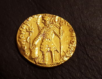 Old-Indian-Coin-Authenticity,-Identification