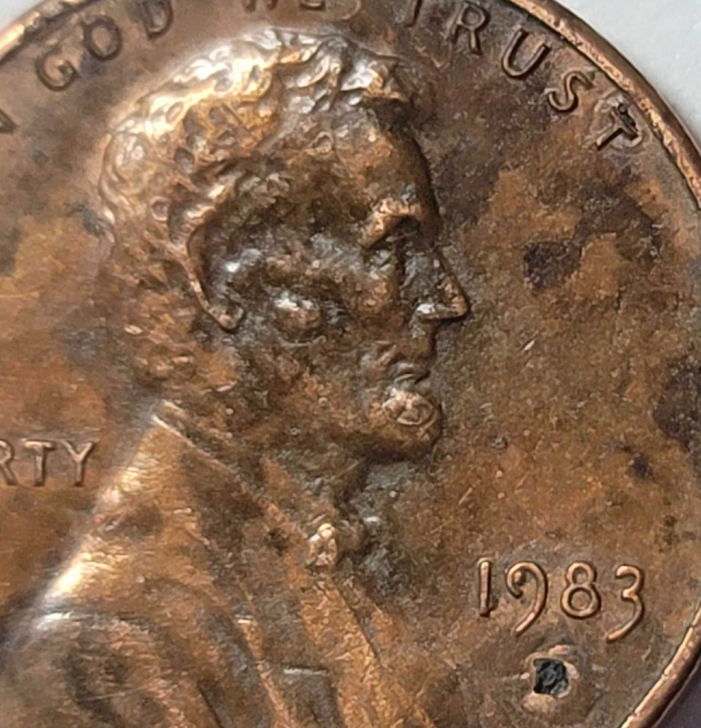 1983-Lincoln-Cent-Error,-Mint-Mark-Cutout?-Worthless-Or-Unique?