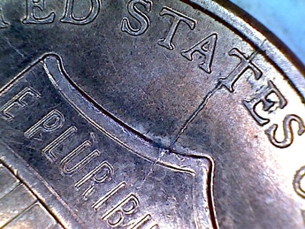 2010-Shield-Penny-With-Big-Die-Crack