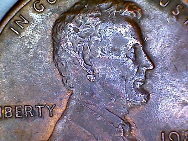 1982-Die-Chip,-Gas-Bubble-Or-Double-Ear?