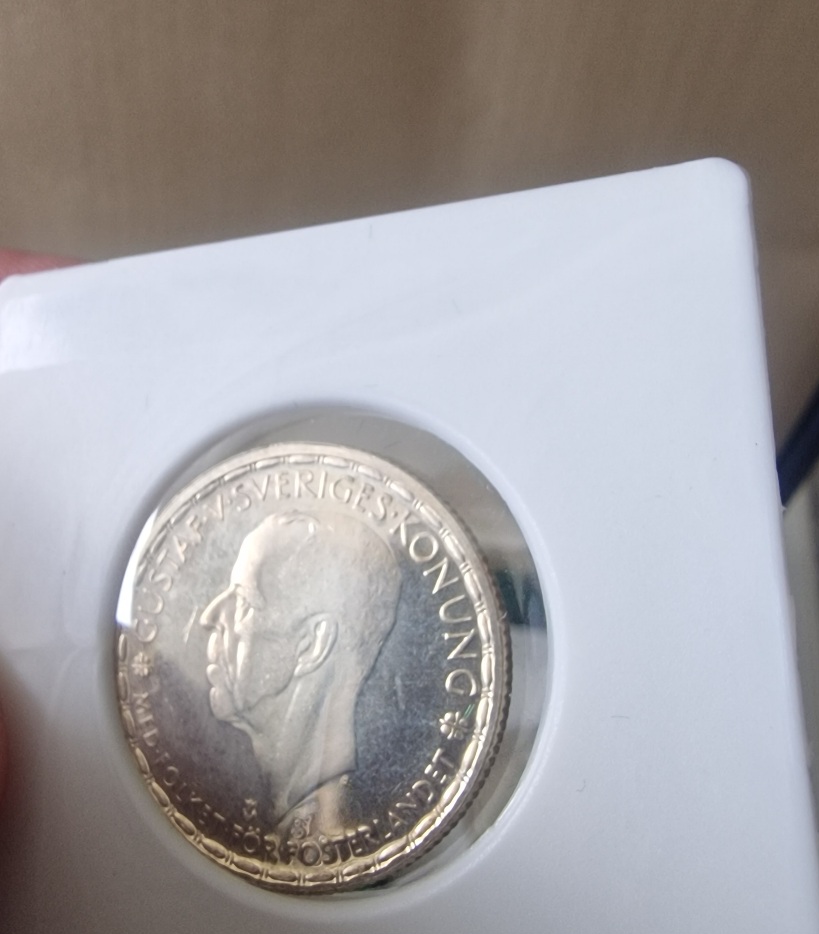 Are-This-Type-Of-Old-Cases-A-Bad-Way-Of-Storing-Coins?