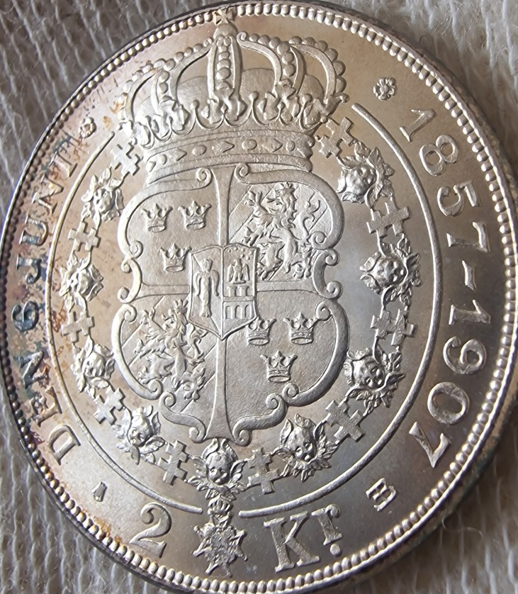 Post-Your-Coins-With-Coats-Of-Arms,-Shields,-Crests,-Crowns,--Etc.