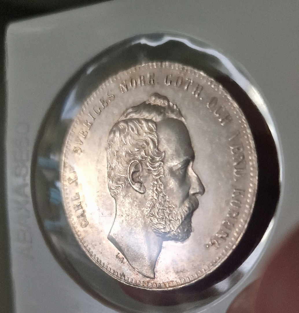 2x2-Plastic-Coin-