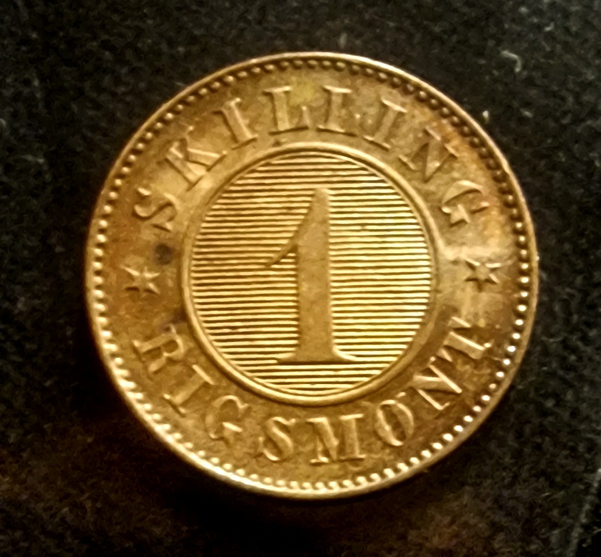 Post-Your-Coins-With-Coats-Of-Arms,-Shields,-Crests,-Crowns,--Etc.