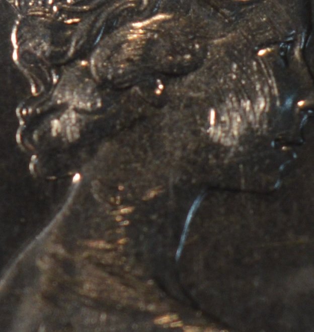 25-Cents-1979-Round-Marks-On-Queen