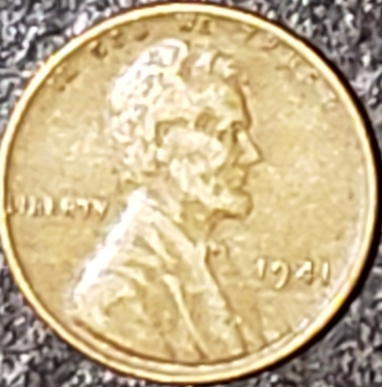 1941-LWC-Pills-Mint-On-Brass-Planchet