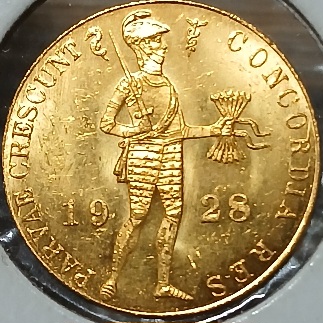 100-Coins-From-100-Different-Countries-In-100-Different-Years-Game-20th-Century-Edition