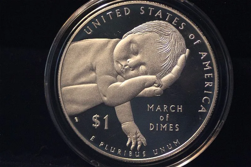 Post-Your-Numismatic-Items-With-Someone-Wearing-Glasses