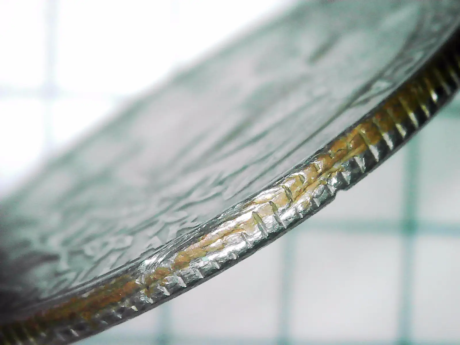 1998-P-Quarter-Possible-Staple,-Edge-Layer-Visible,-Die-Crack