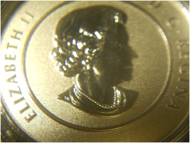 A-Die-Clash-On-A-Collector-Coin