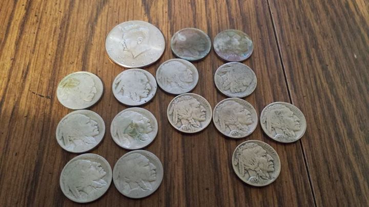Michigan:-Coin-Searching-Dimes,-Nickels,-Pennies,-Quarters,