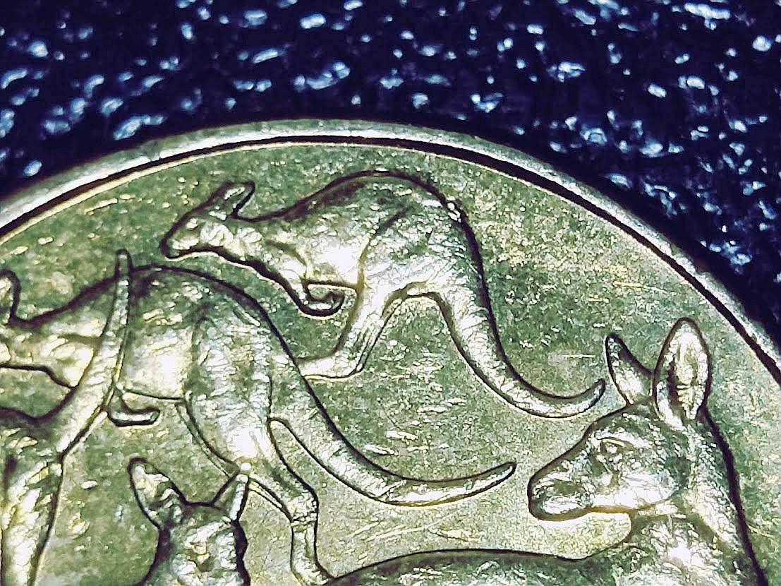 $1-Mob-Of-Roos---2018-Variations-&-Cud/Die-Chip
