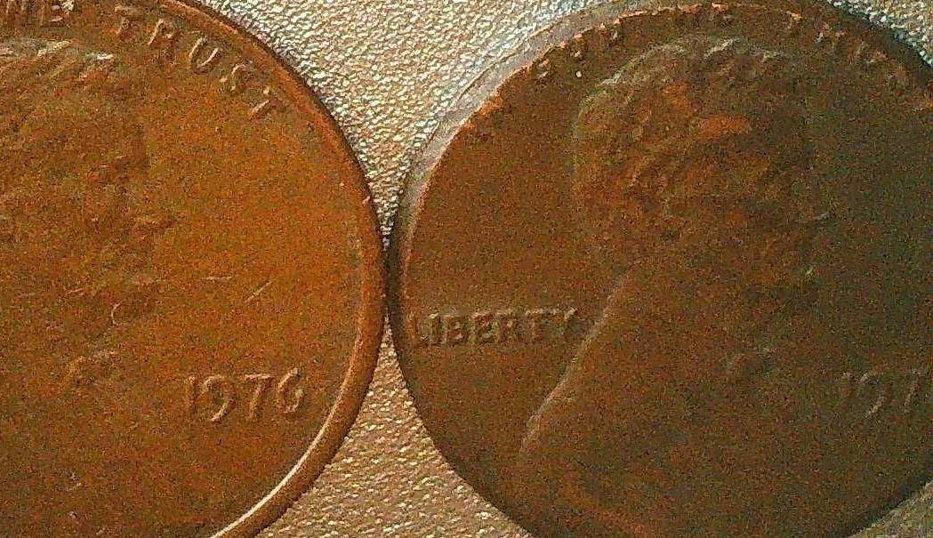 1976-Penny-With-Different-Size-Print---Please-Help