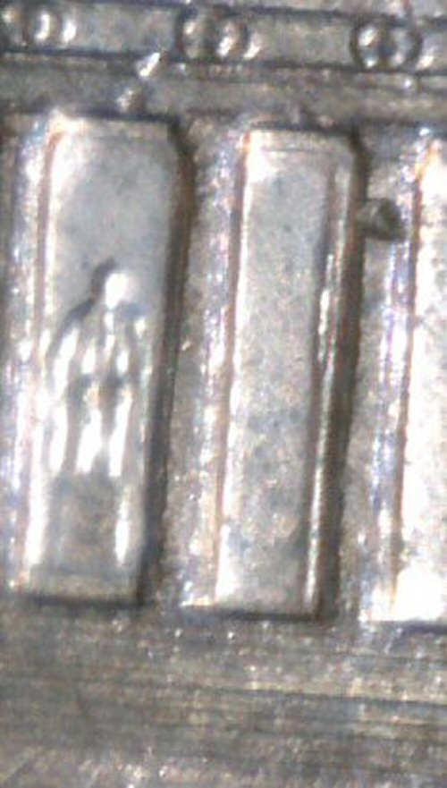 2004-D-Col8
