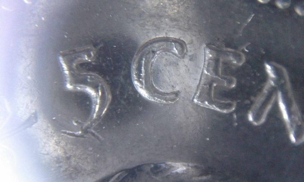 2001-5-Cent-Die-Chips