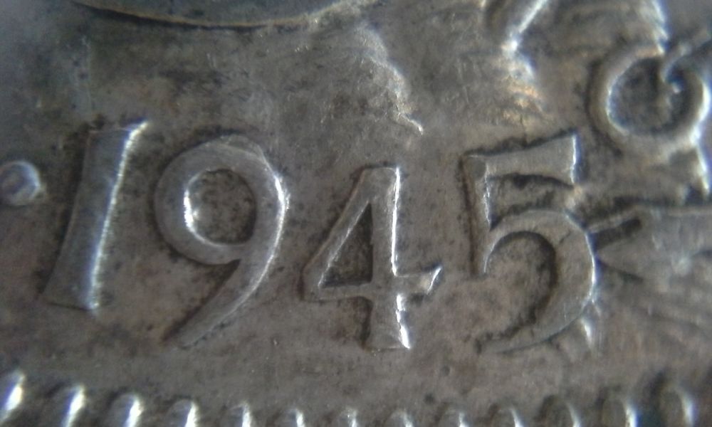 1945-Canada-Half---Is-There-A-'Recognized'-Near-&-Far-5-Variety-?