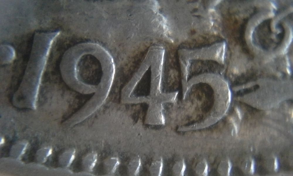 1945-Canada-Half---Is-There-A-'Recognized'-Near-&-Far-5-Variety-?