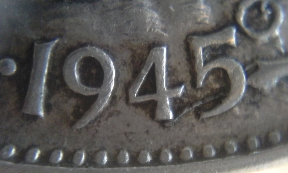 1945-Canada-Half---Is-There-A-'Recognized'-Near-&-Far-5-Variety-?