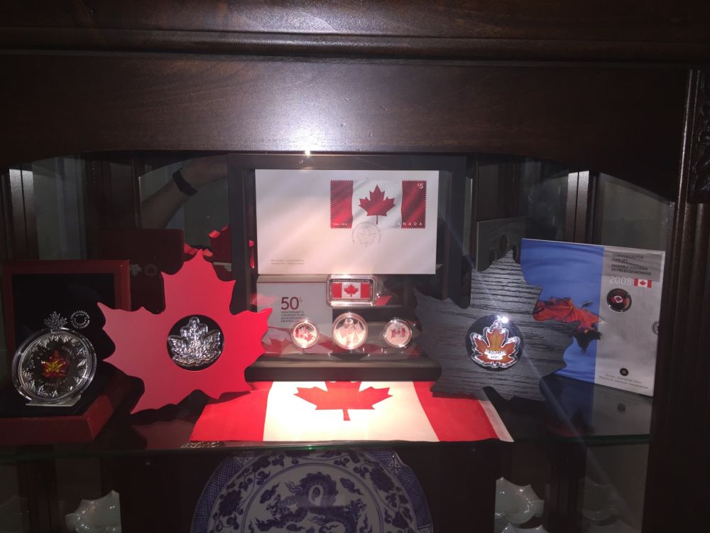 5-Oz-Muarano-Glass-Maple-Leaf-Coin-Awaiting-Stock