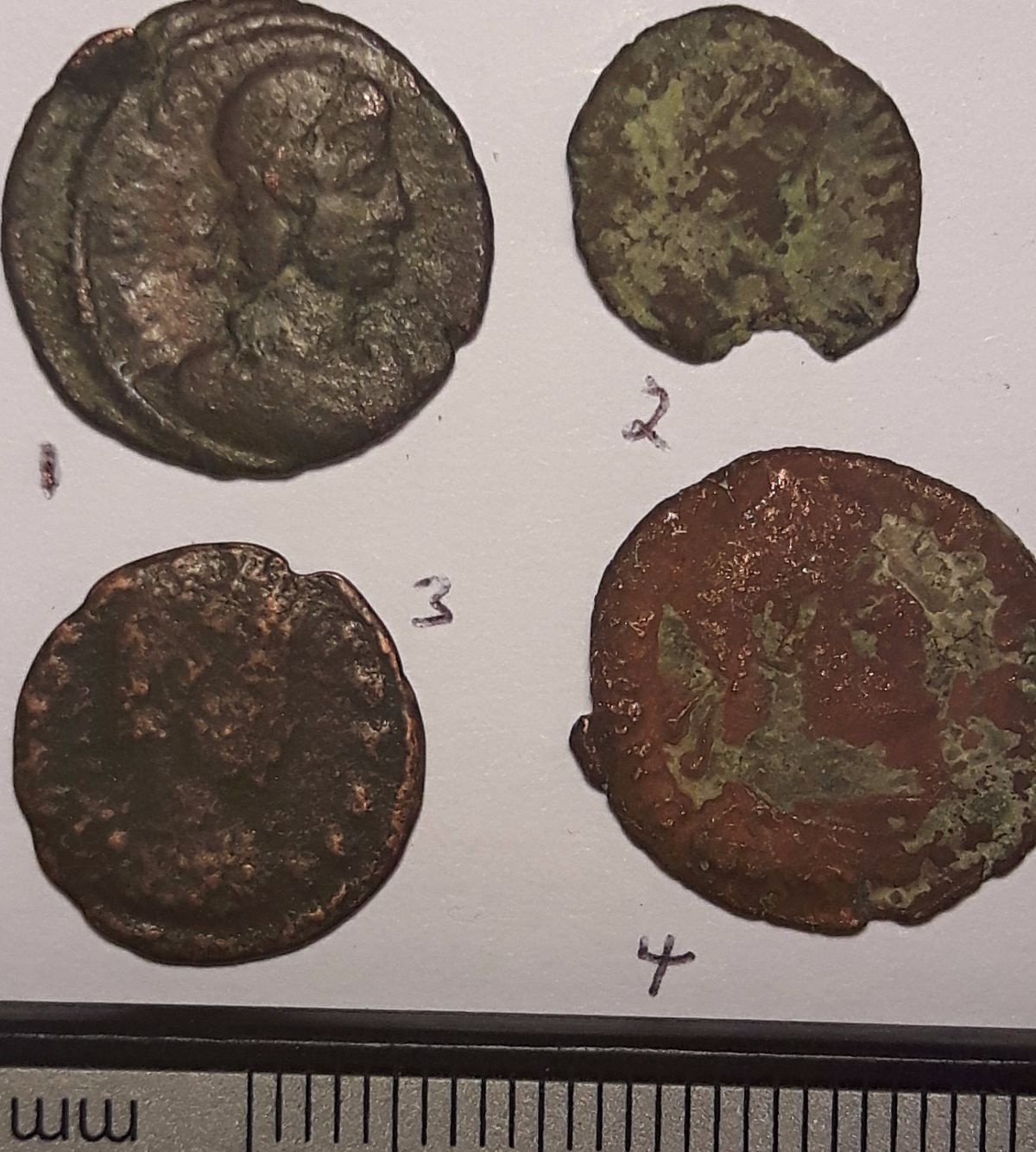 4-Low-Quality-Roman-Coins-That-Need-Identification.