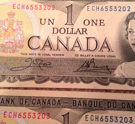 Interesting-Stack-Of-1973-CDN-$1-Notes-X-20-With-Running-Serials