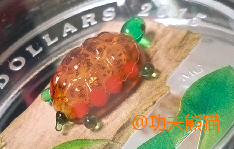 2015-Broadleaf-Arrowhead-Flower-With-Venetian-Glass-Turtle