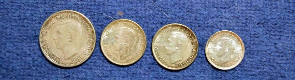 4-WWII-Australian-Coins-2/3-Thoughts-Appreciated-As-To-Grades.