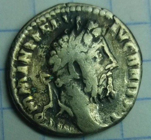 AR-Commodus-Denarius---Mule-Or-Barabaric-Immitation?