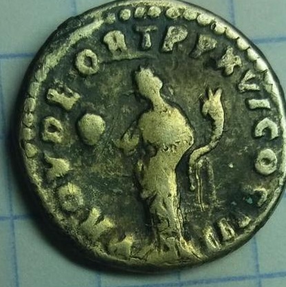 AR-Commodus-Denarius---Mule-Or-Barabaric-Immitation?