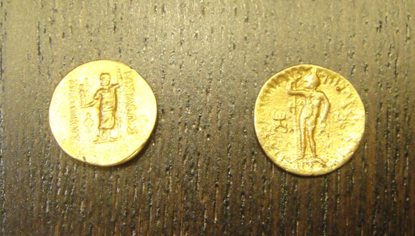 Kushan-Or-Greek-Or-Something-Else-Coins-?