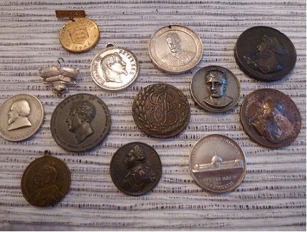 Help-On-Unidentified-Coins-/-Medals-Back-To-King-George-I