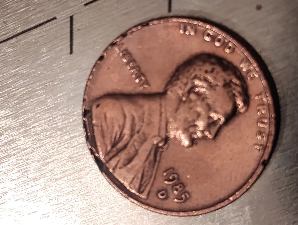 1985-D-Penny-Hollows-On-Edge---Error?