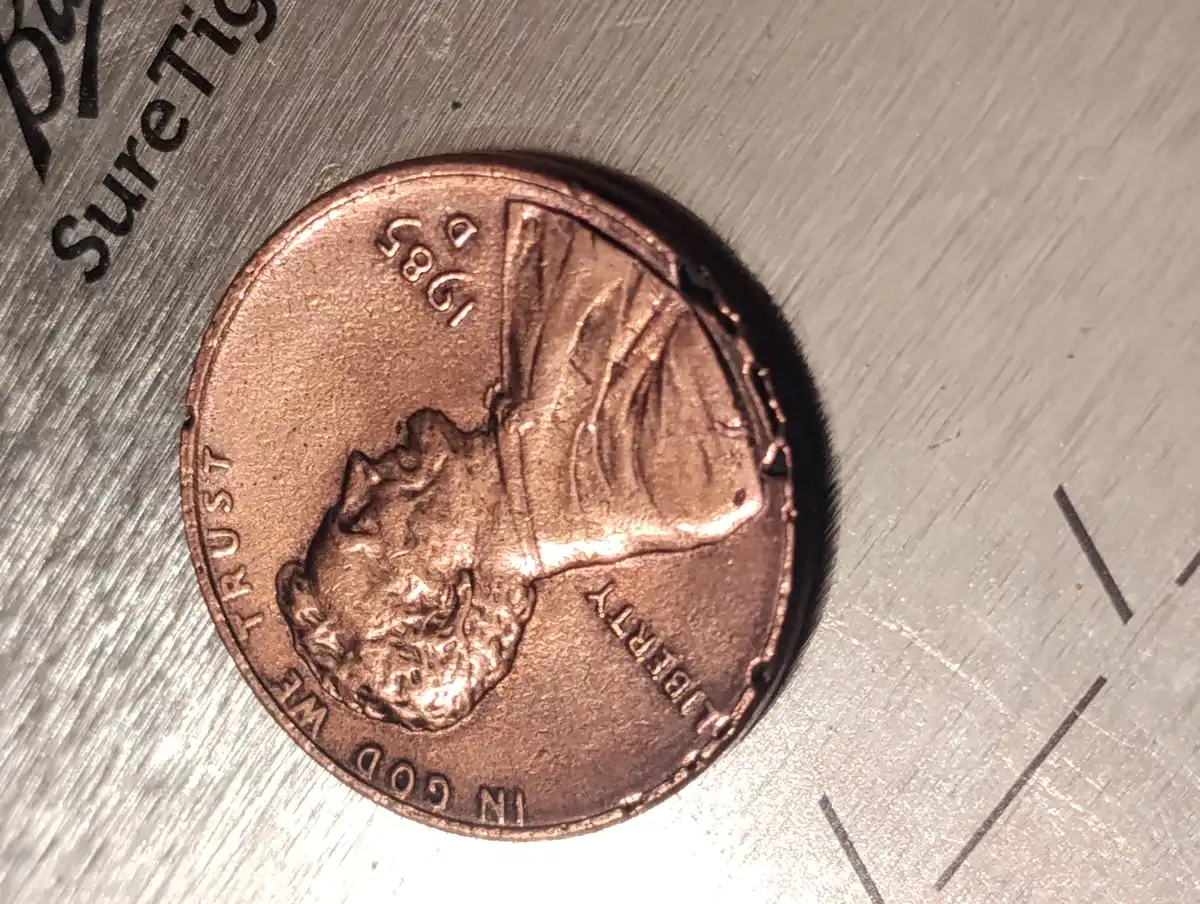 1985-D-Penny-Hollows-On-Edge---Error?