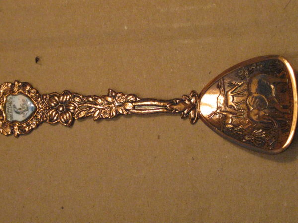 Souvenir-Spoons---25c-Each-2010