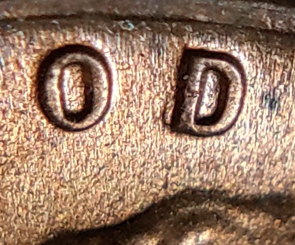 Pickin-&-Grinnin'-On-A-1944-D-Lincoln-Cent