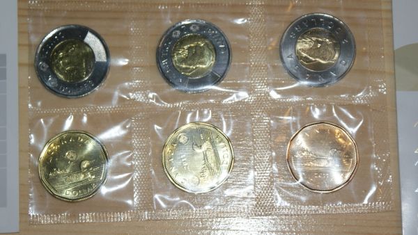 Loone-Coin-Colour
